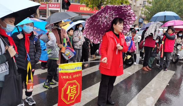 學生家長助力“創文”