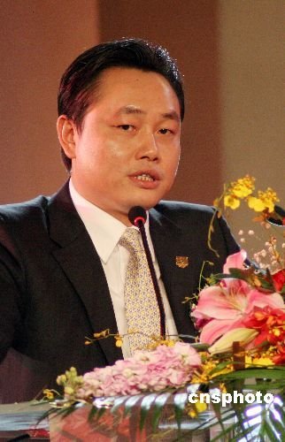 黃光裕6日迎首起民事賠償案 雙方各執一詞